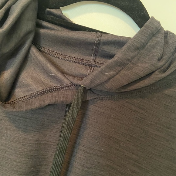 Old Navy black heather long sleeve lightweight hooded top… With side pockets… XL - Picture 5 of 11